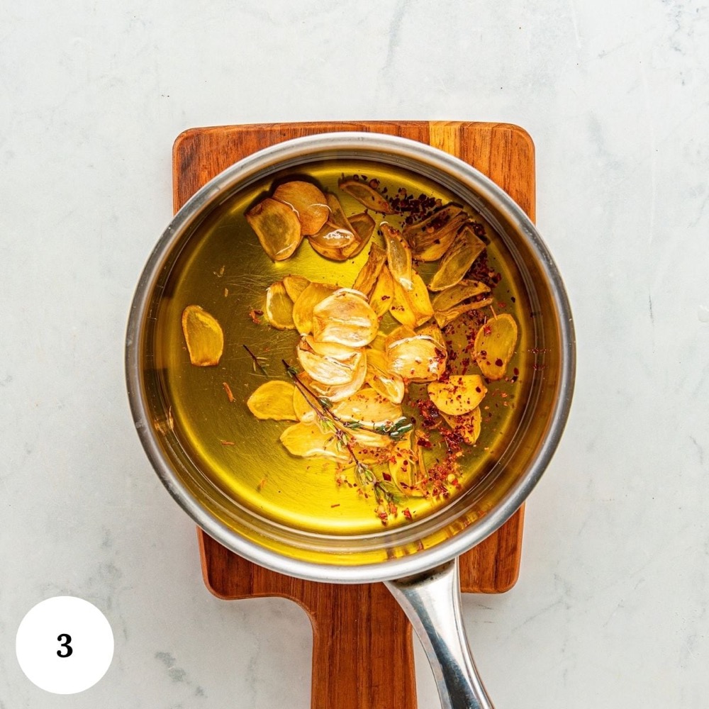 Roasted Red Peppers With Honey, Garlic, and Thyme